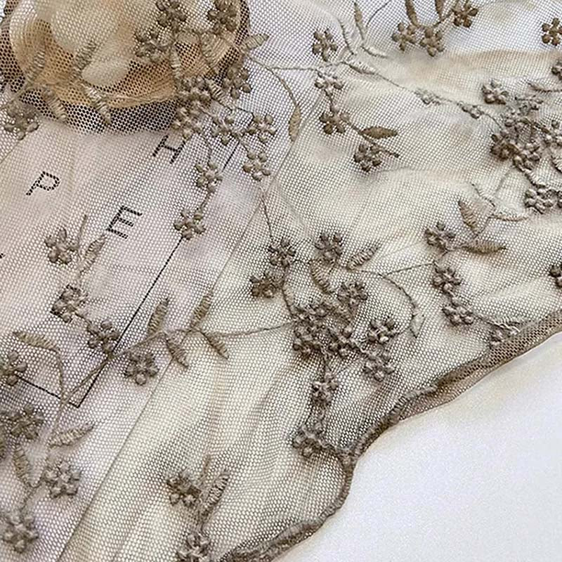 Vintage Blumenbestickter Schal